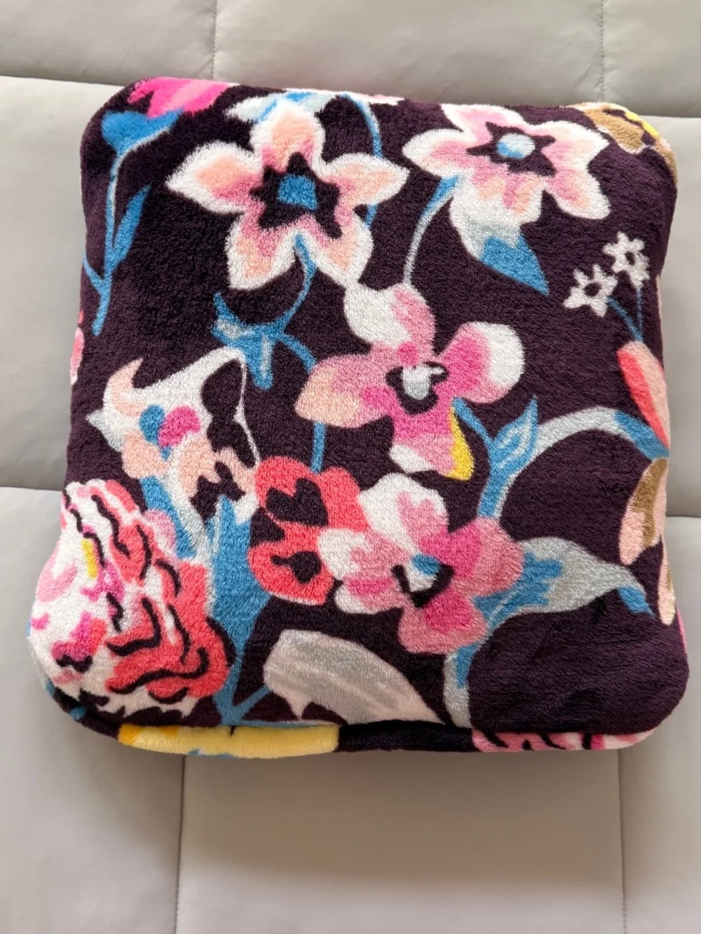 Vera Bradley Fleece Travel Blanket Floral Pink Purple Multicolor